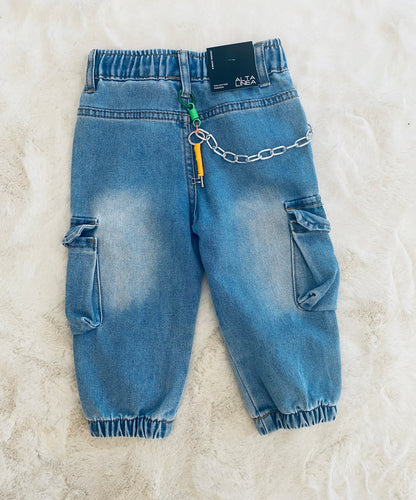 Jeans Cargo Bambino 12-36 Mesi in Denim Effetto Used con Tasche Utility e Catena Removibile - SMILE BABY BOTIQUE