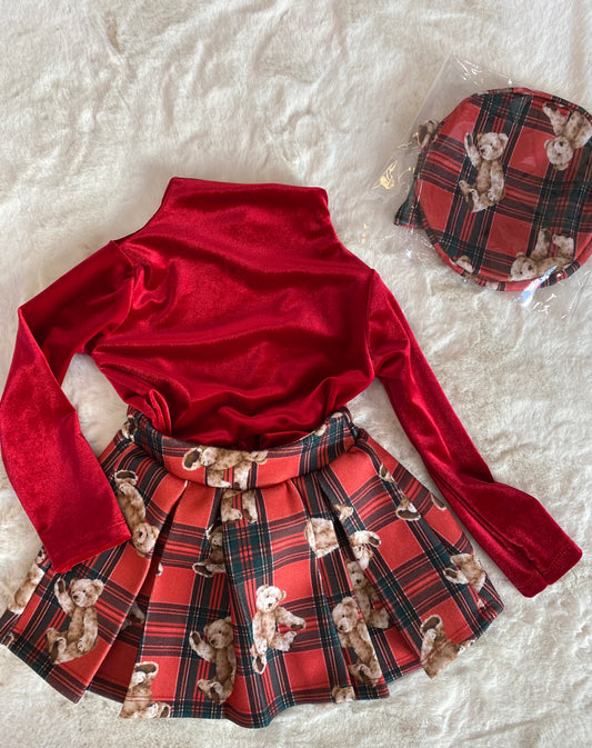 Completino neonata rosso con maglia effetto velluto, gonna scozzese con orsetti e basco abbinato.